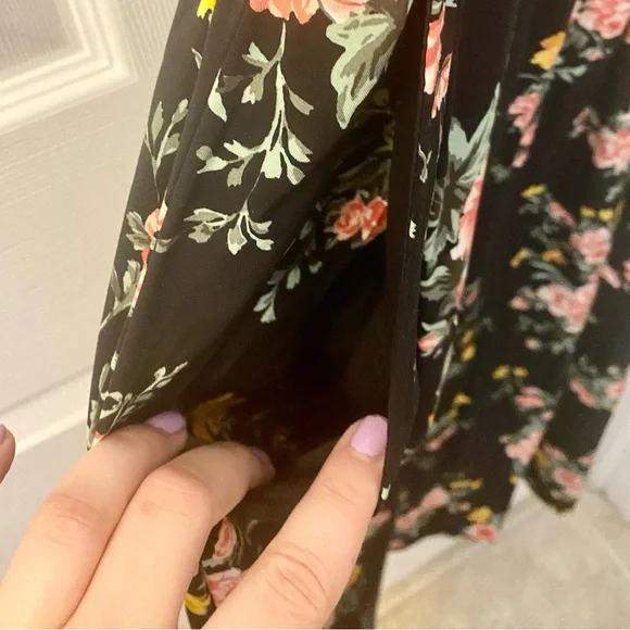 Old Navy black floral maxi dress - Picture 6 of 7